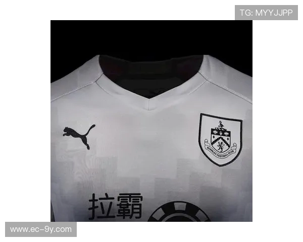 创新设计与团队精神融合 足球比赛战袍的现代演绎与文化象征